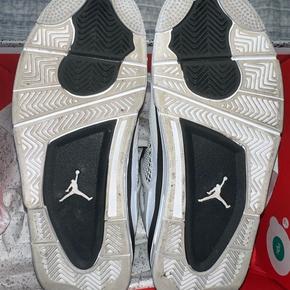Jordan 4 - Picture 8 of 10